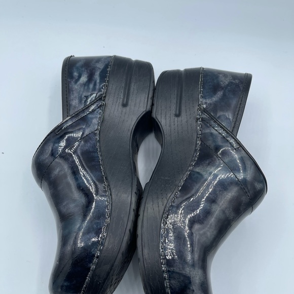 Dansko patent leather clogs women’s size 37 - Picture 7 of 9